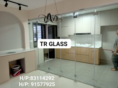 Tempered Glass Folding Door (Bi-fold) Frameless